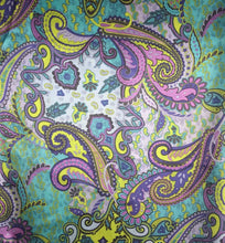 Load image into Gallery viewer, 35&quot; Bahama Paisley Print